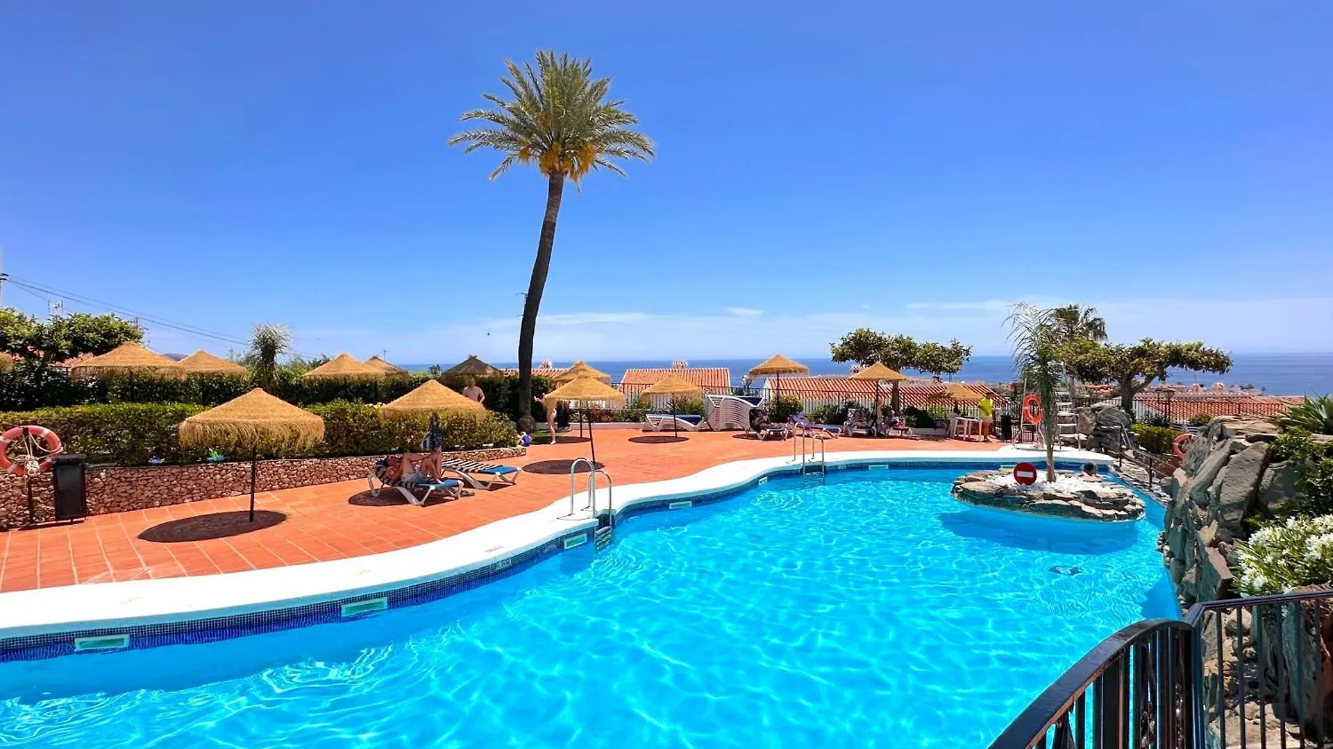 Los Naranjos 25A Private Pool Capistrano Village Nerja